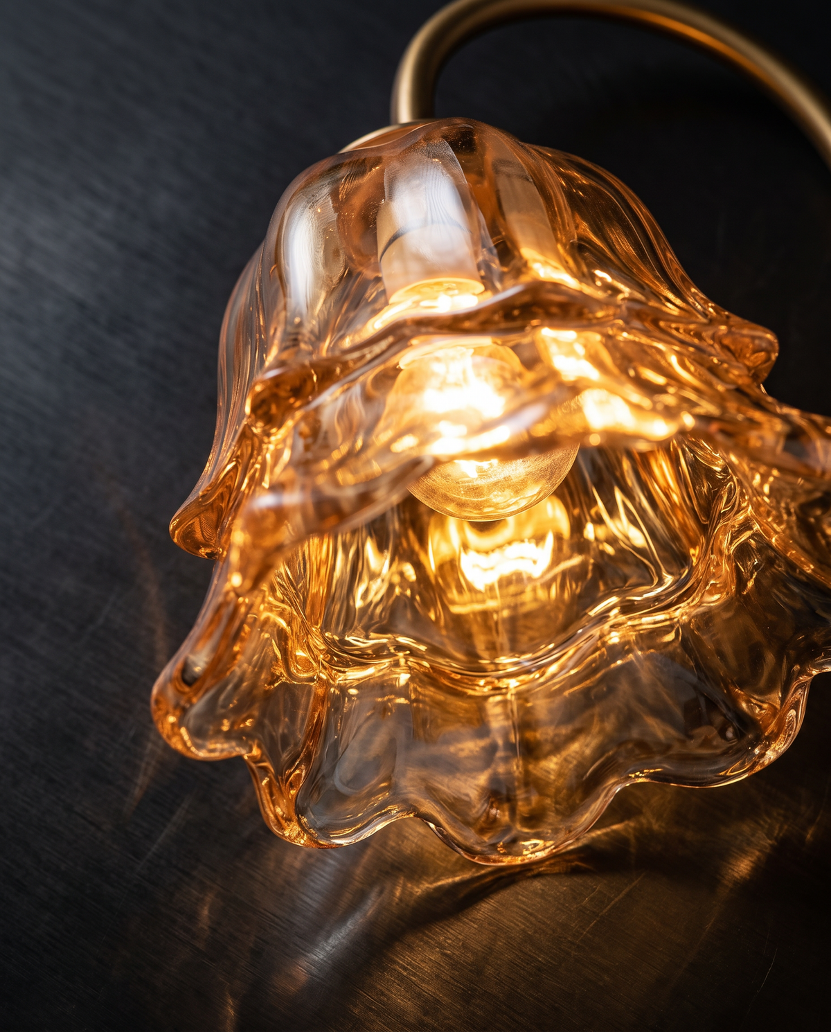 Orb candle warmer lamp, detail close-up