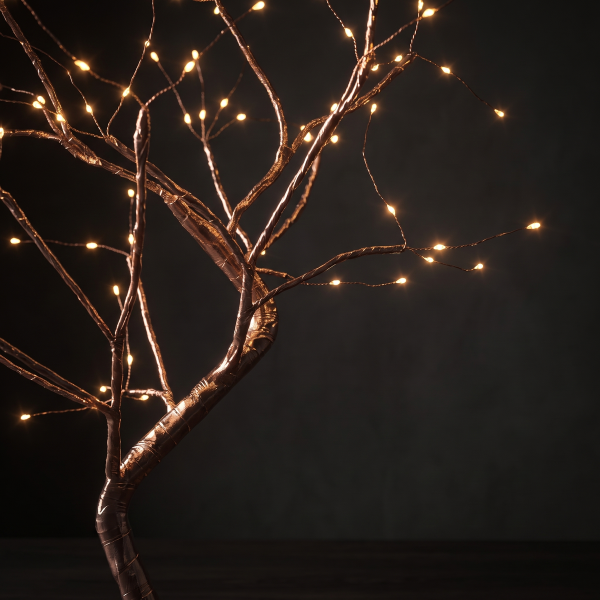 Bramble table lamp, detail close-up